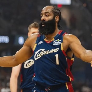 盛世棋牌官网-哈登评NBA历史最强阵容，网友：能82胜0负，保底八连冠